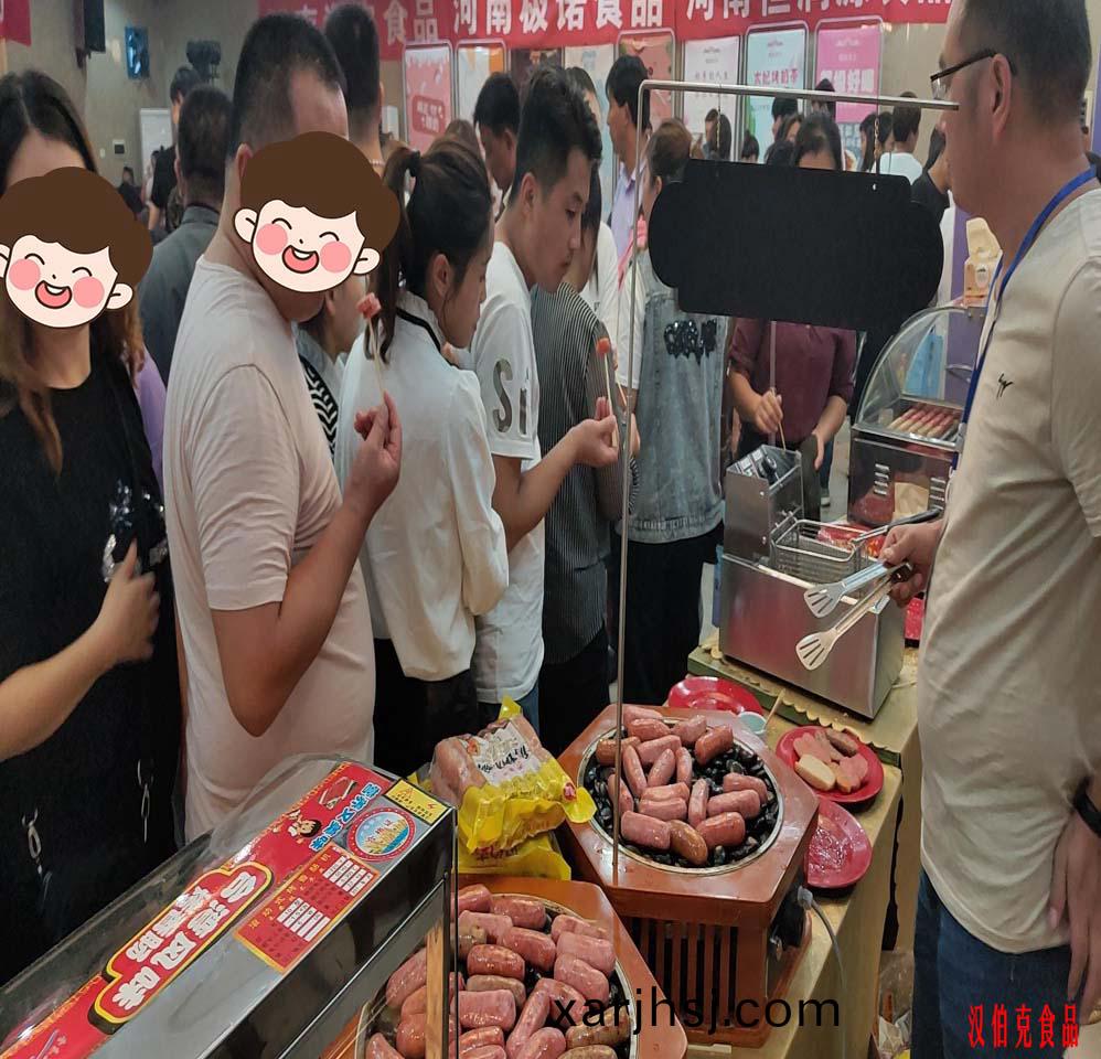 漢(han)伯(bo)尅(ke)石(shi)鍋(guo)烤腸菏澤活動(dong)現(xian)場